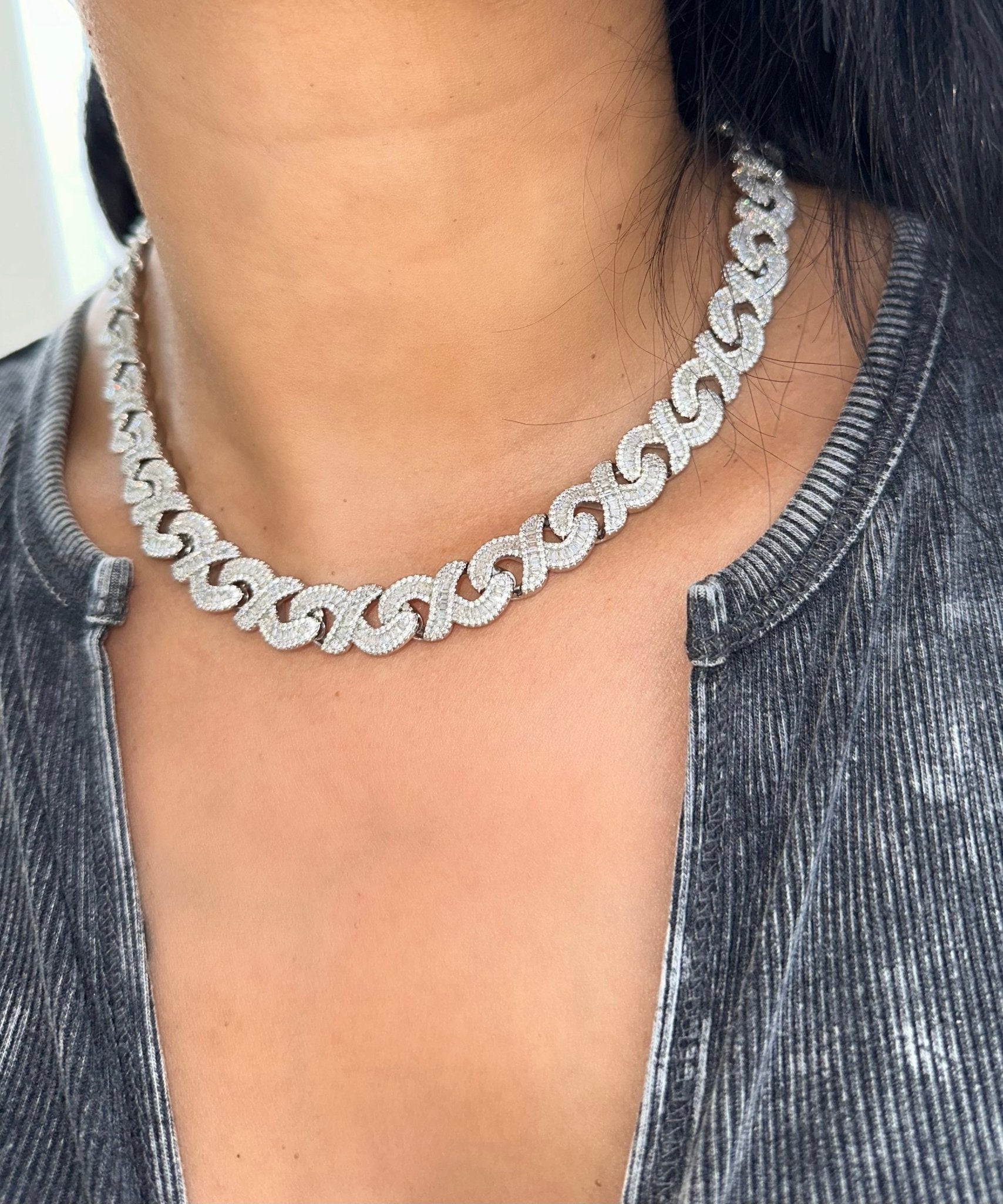 Mini Infinity Link Chain – alternate angle