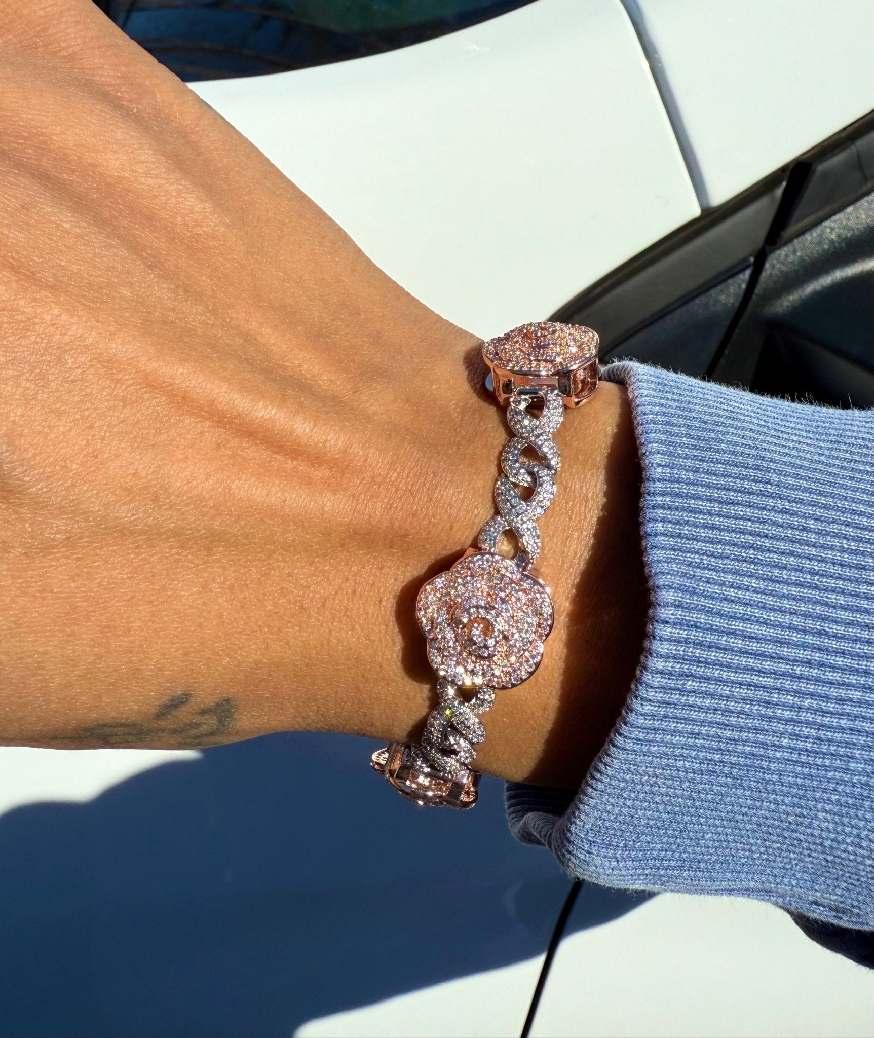 Rose Infinity Bracelet — four rose gold roses on a 7-inch infinity band — CharmBox rose infinity bracelet