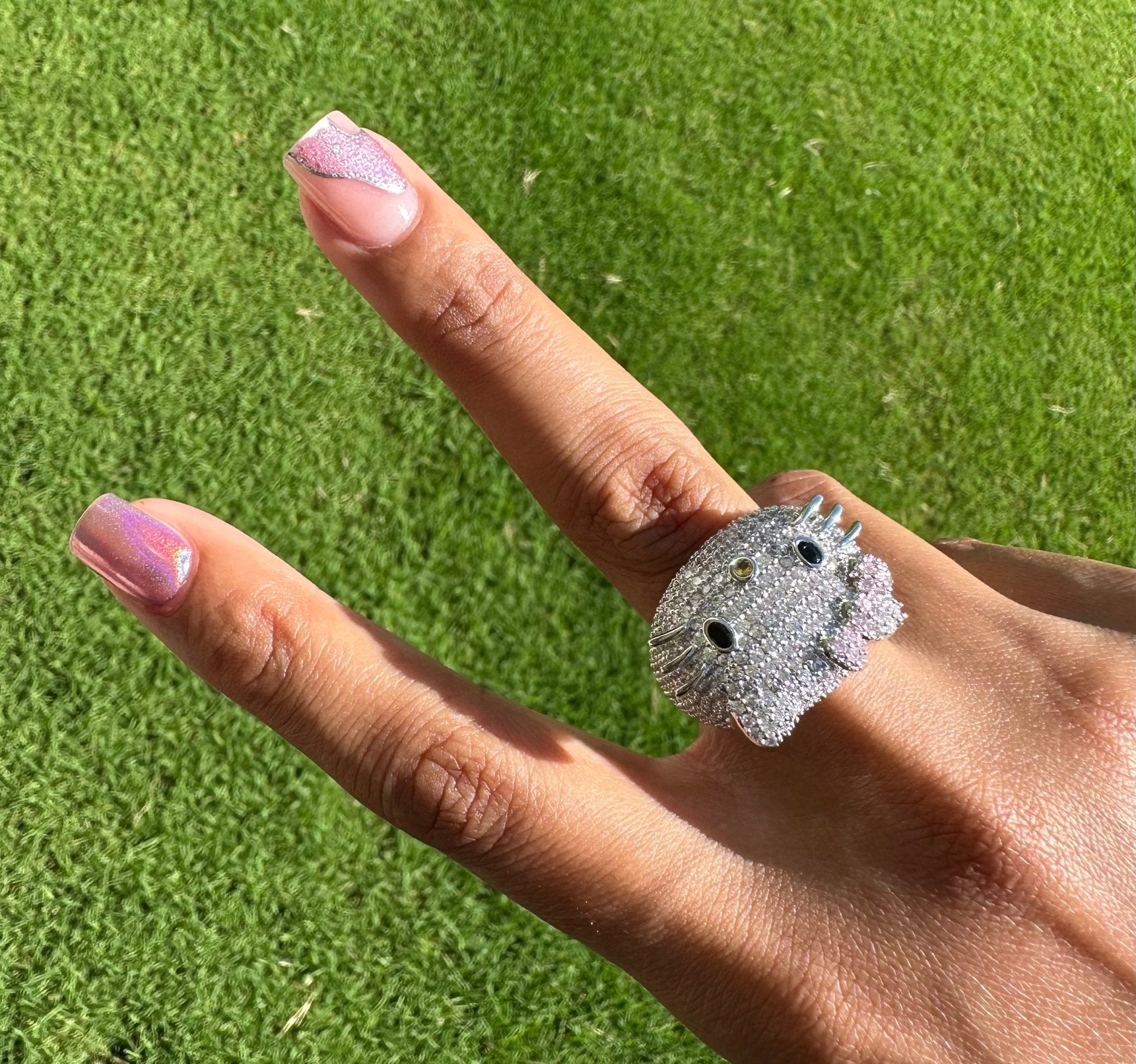 Iced out Kitty Ring – close-up detail