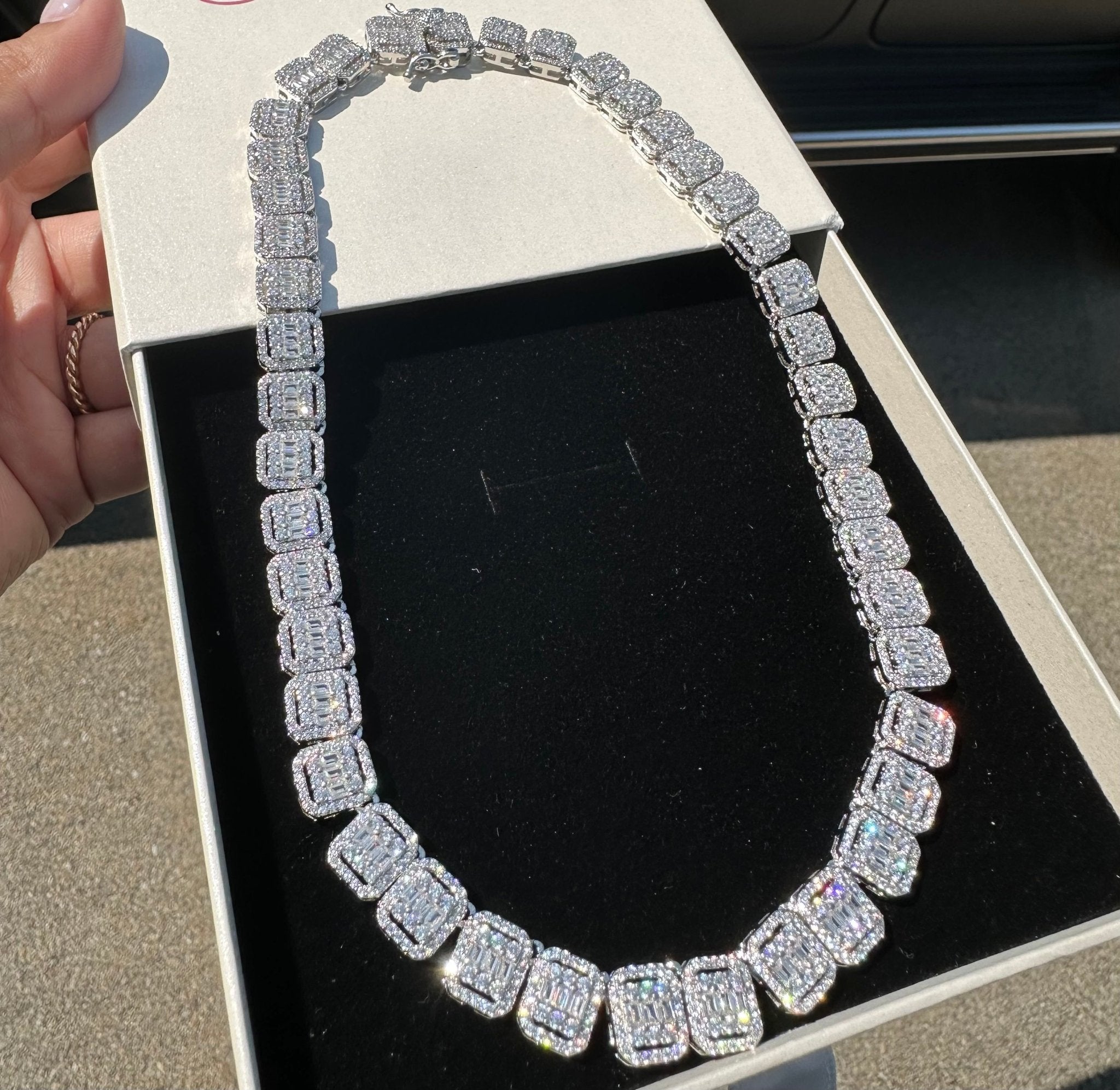 Mini Frosted Chain (10mm) – alternate angle