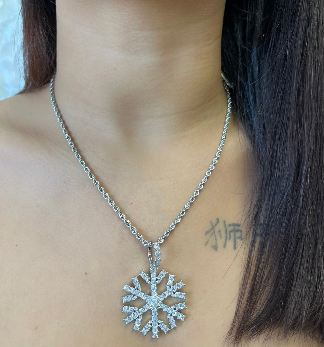 Snowflake Pendant – alternate angle