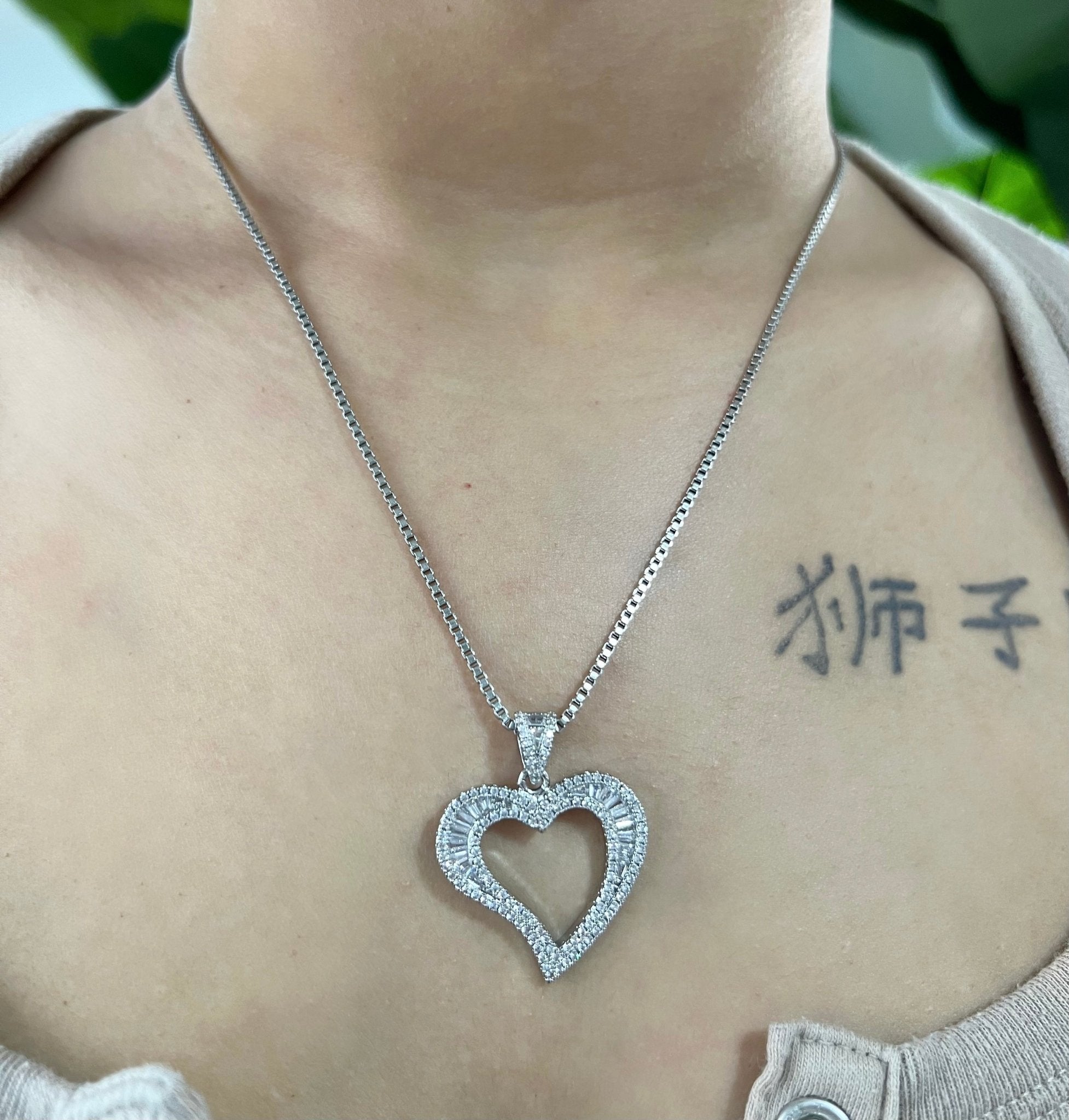 Wavy Heart Pendant – alternate angle