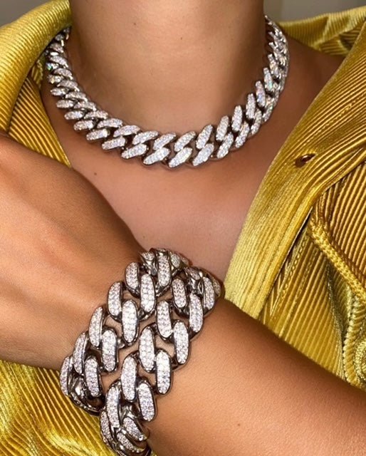 Bold Cuban Necklace – styled view