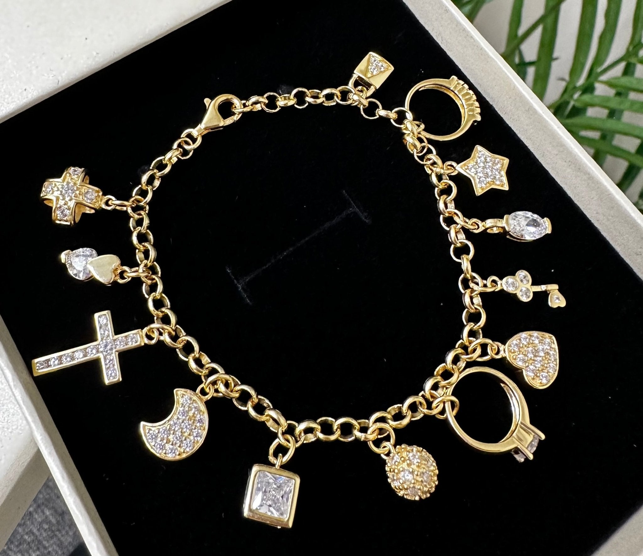 Lucky Charms Bracelet – close-up detail