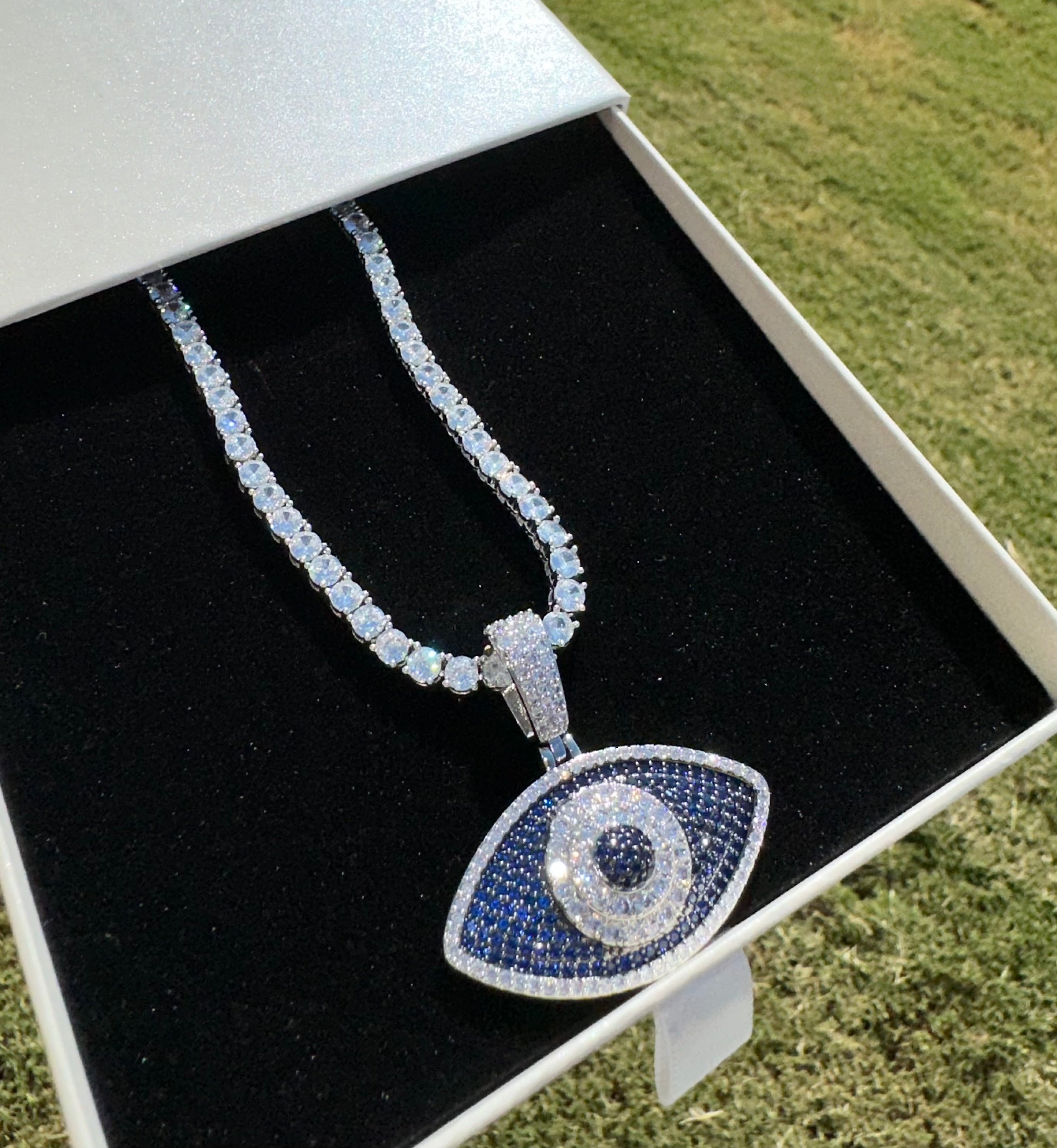 The Enigmatic Allure of Evil Eye Jewelry – CharmBox