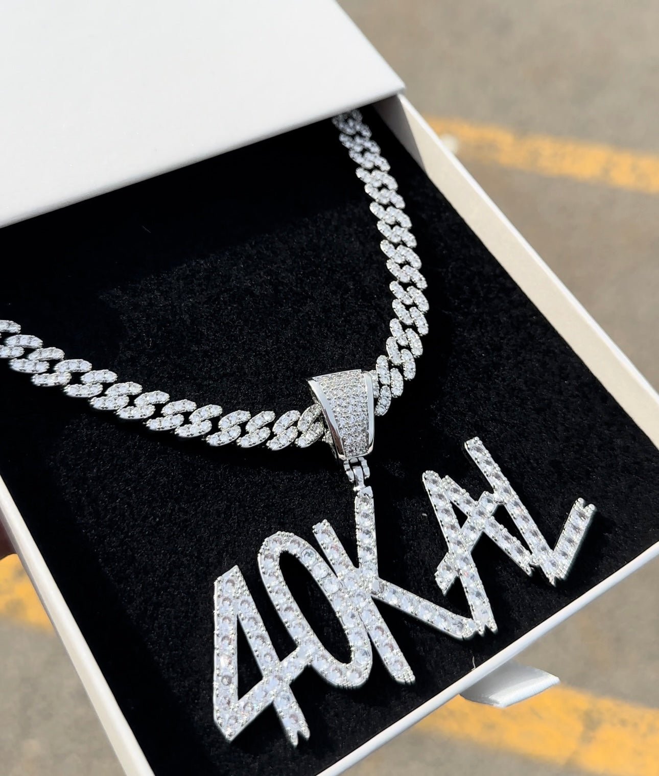Custom VVS ICY Font Name – close-up detail