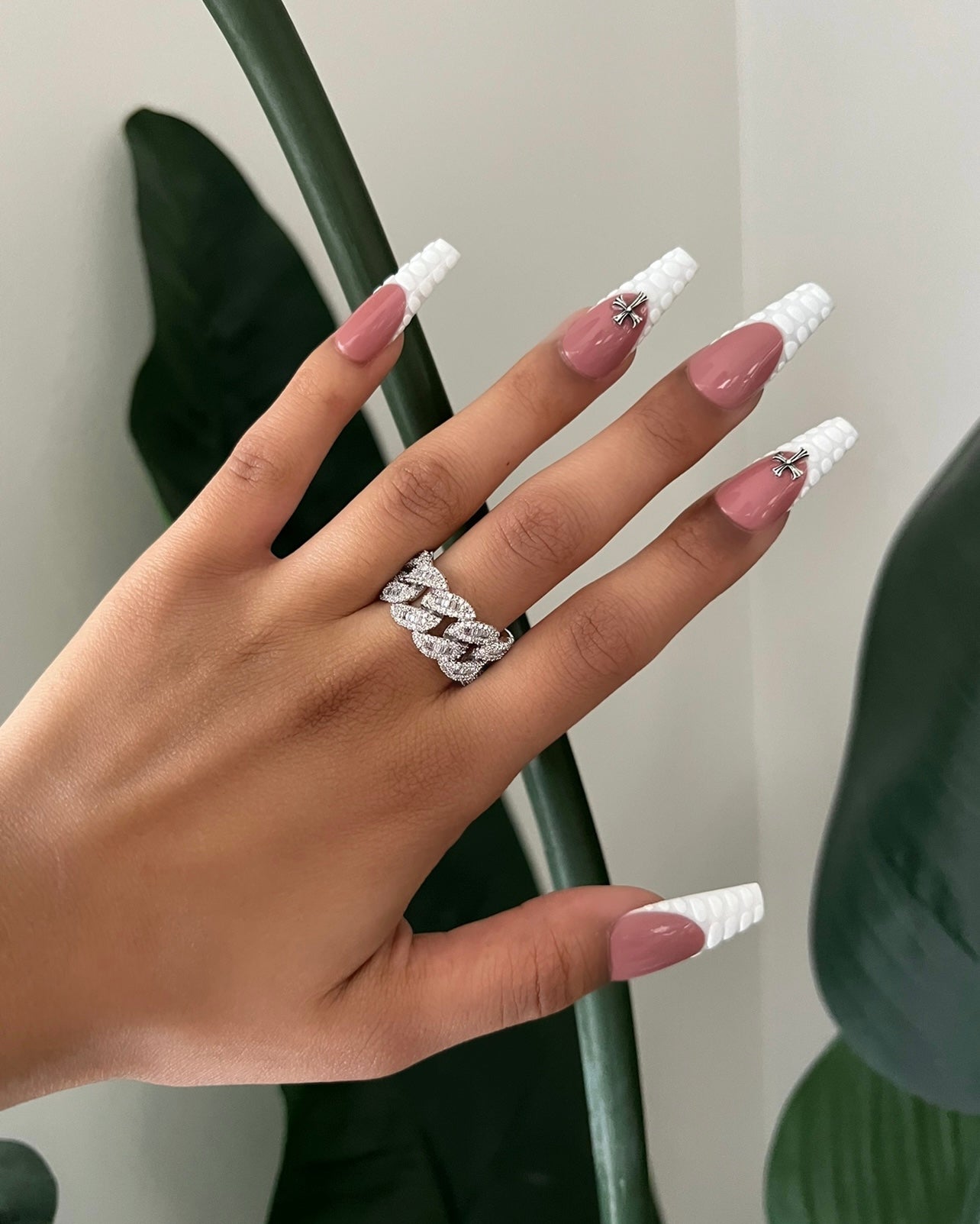 Cuban Link Ring — robust Cuban link ring in gold, silver, or rose gold — CharmBox Cuban link ring