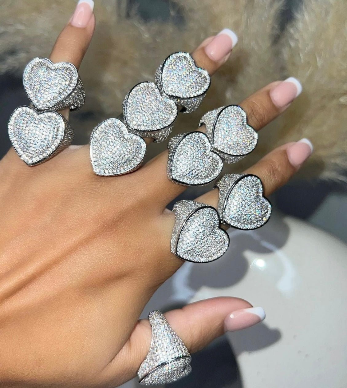 Chunky Heart Ring – close-up detail